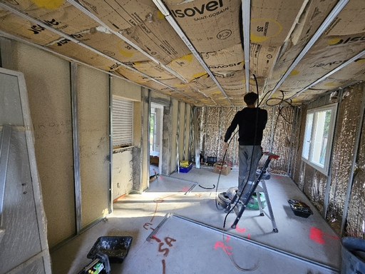Cloisons placo et joints réalisés – Travaux d’aménagement intérieur de l’extension maison à La Chapelle-du-Lou-du-Lac