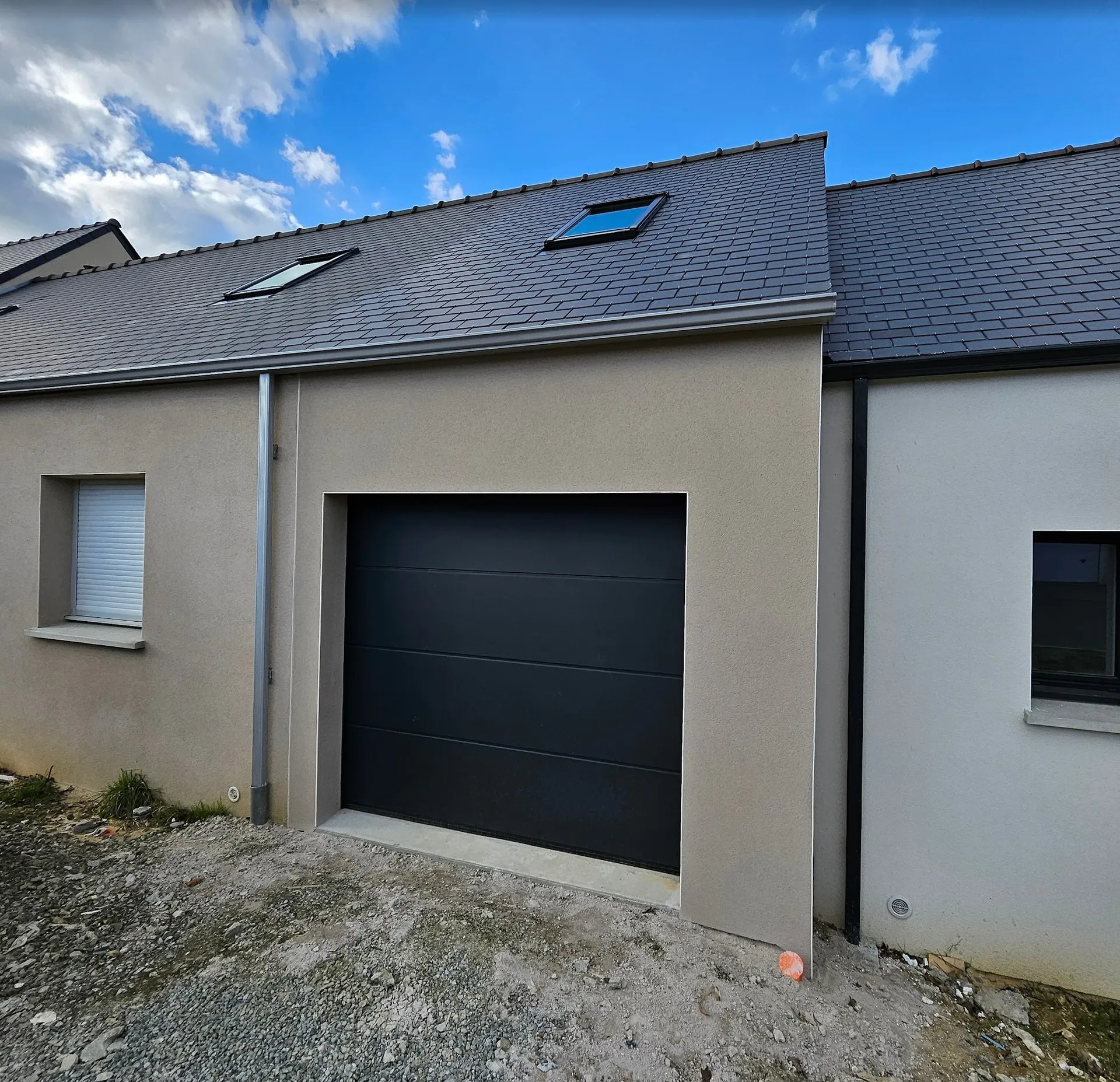 Après construction garage à Poligné – 23 m² double pente ardoise
