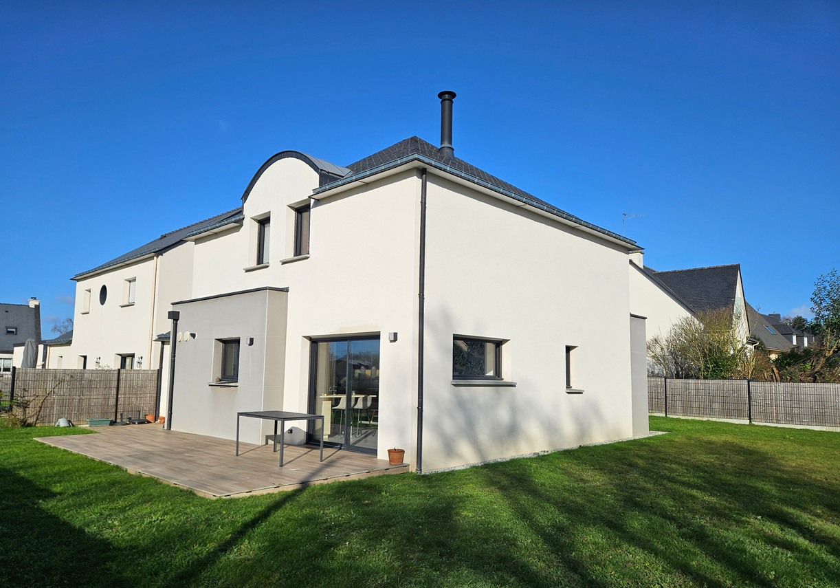 Photo avant extension de maison à Vezin-le-coquet – 1 salon de 18 m² par Ouest Extension