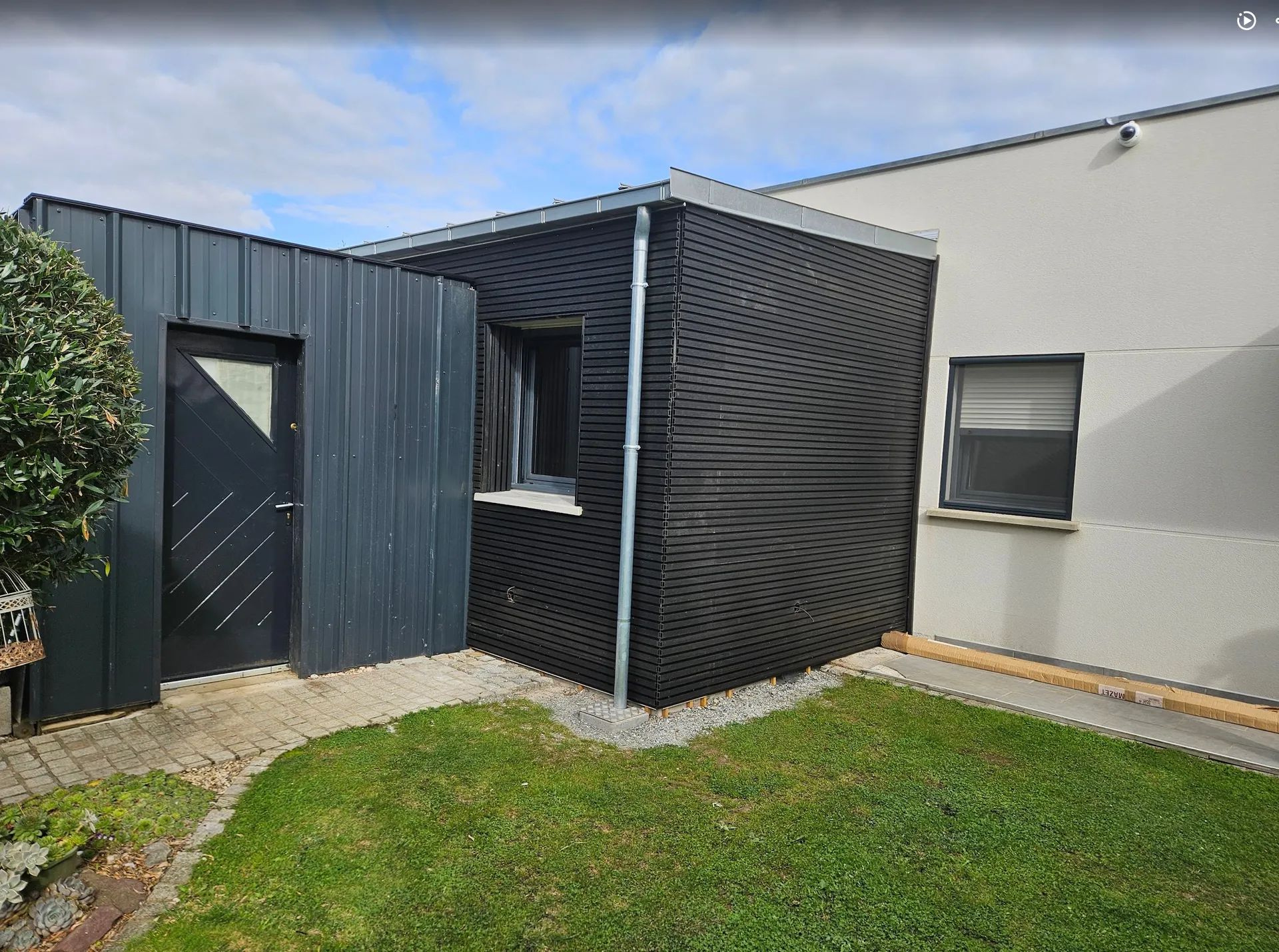 Après extension chambre 11 m² à Piré-sur-Seiche – réalisée par Ouest Extension