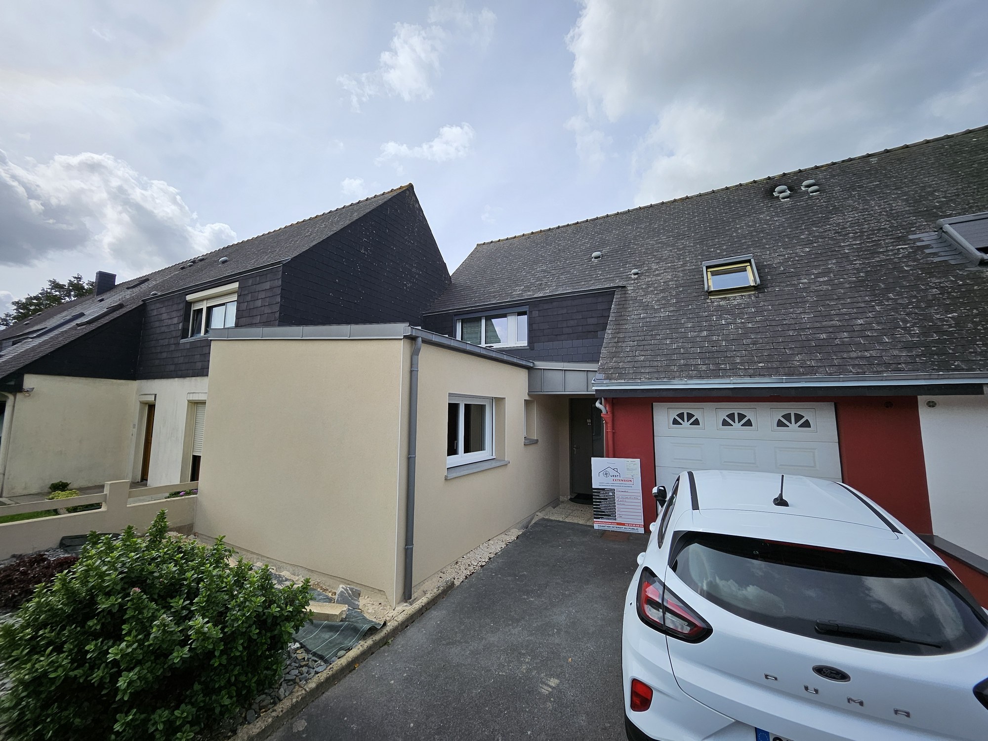 Photo après extension terminée à Vitré – Suite parentale de 19 m² livrée par Ouest Extension