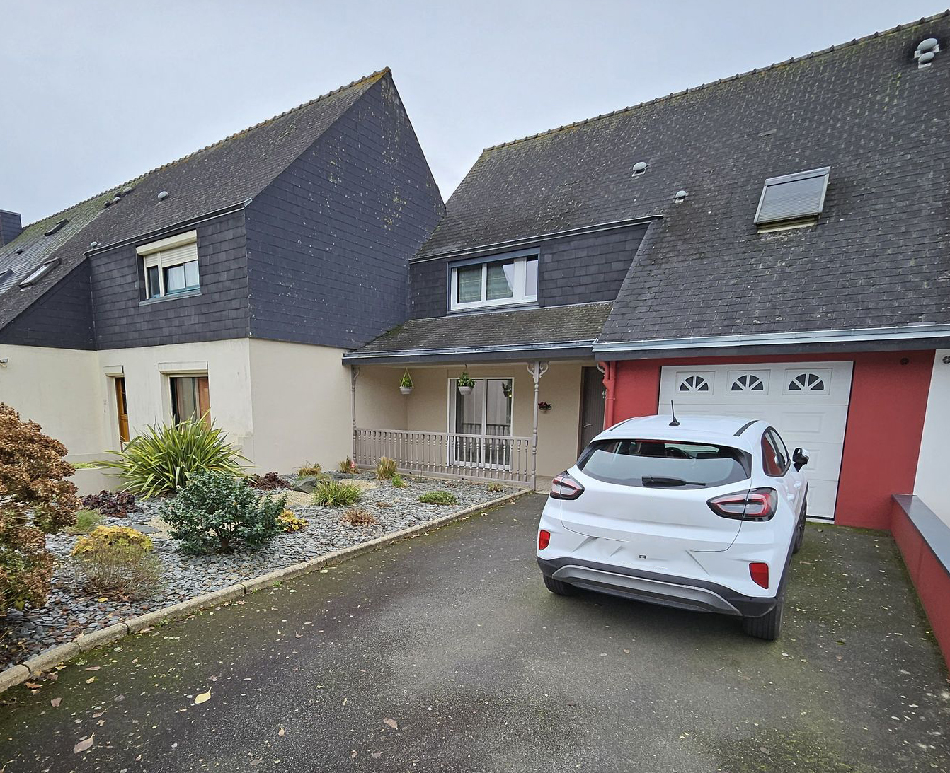 Photo avant extension de maison à Vitré – Suite parentale de 19 m² par Ouest Extension